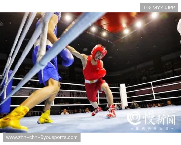“拳击选手全力出击，四川省体育馆迎来激烈角逐”